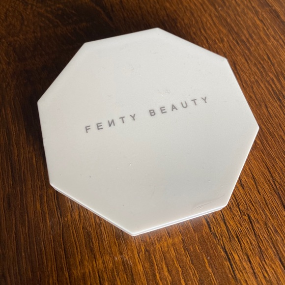 Fenty Beauty Highlighter - Picture 3 of 3